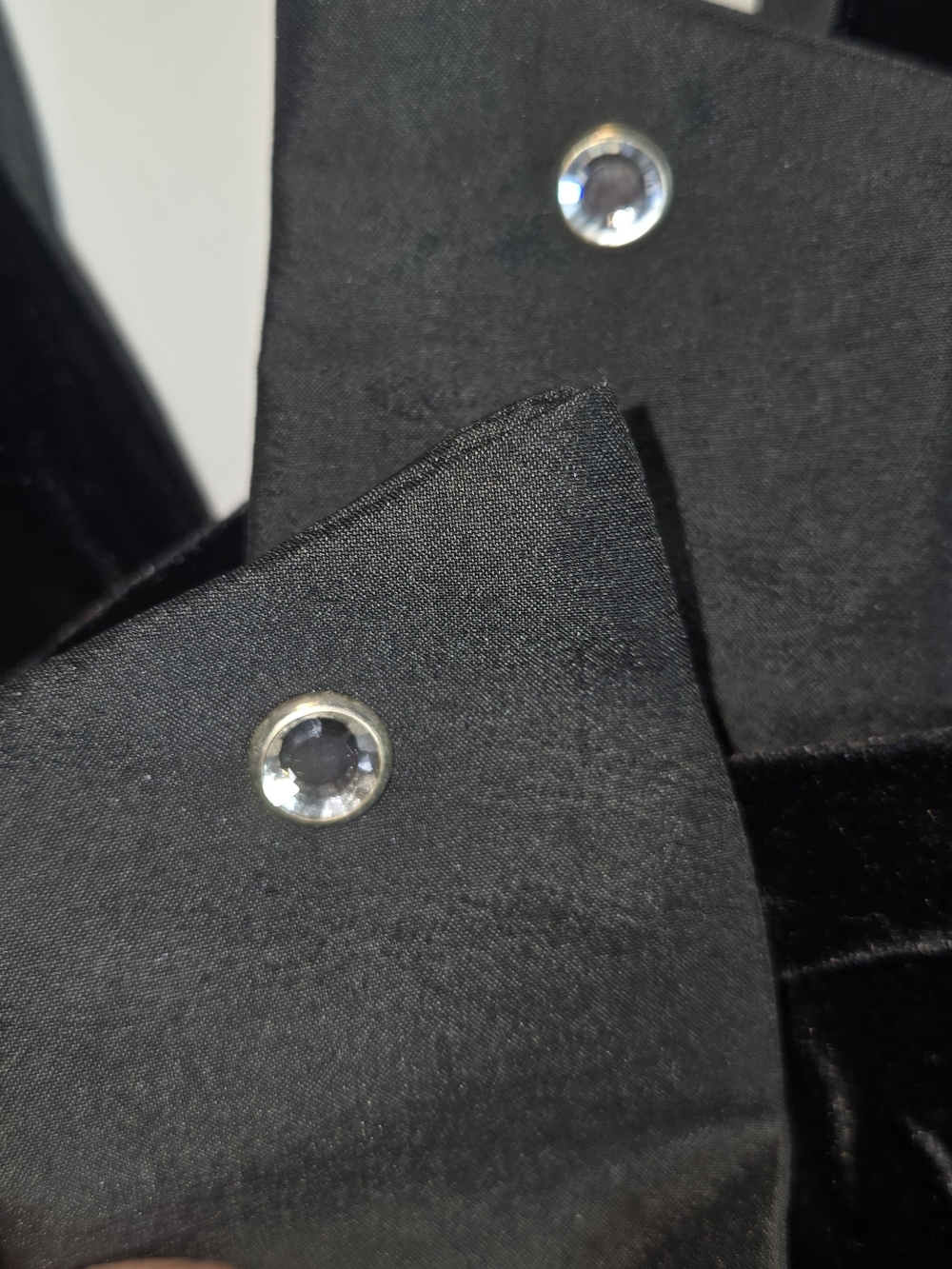 Vintage Vinadashi Shoji Black Velvet Wrap Blazer With Contrast Collar & Cuffs - Picture 3 of 6